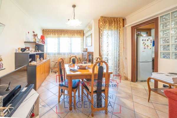 appartamento in vendita a Roma in zona Corviale