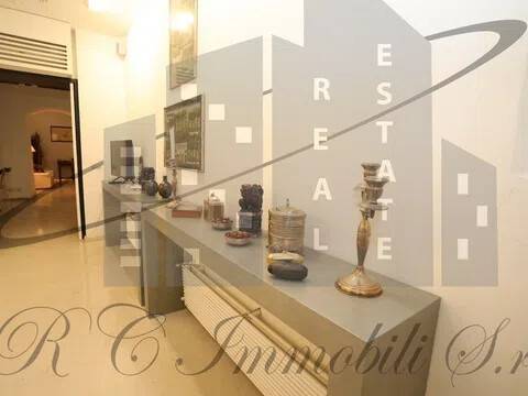 appartamento in vendita a Roma in zona Pigna - Sant'Angelo