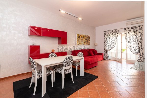 appartamento in vendita a Roma in zona Axa