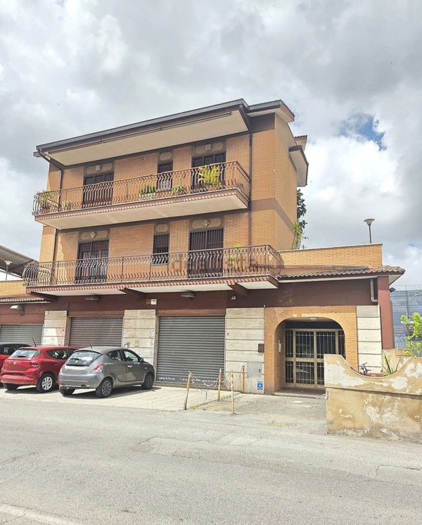appartamento in vendita a Roma in zona Torre Angela