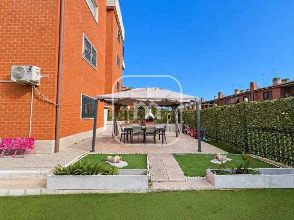 appartamento in vendita a Roma in zona Castelverde