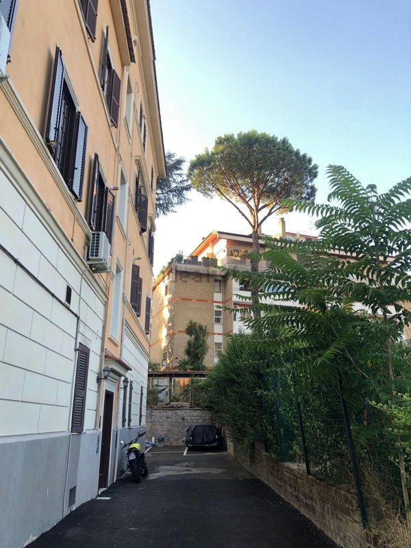 appartamento in vendita a Roma in zona Tor di Quinto