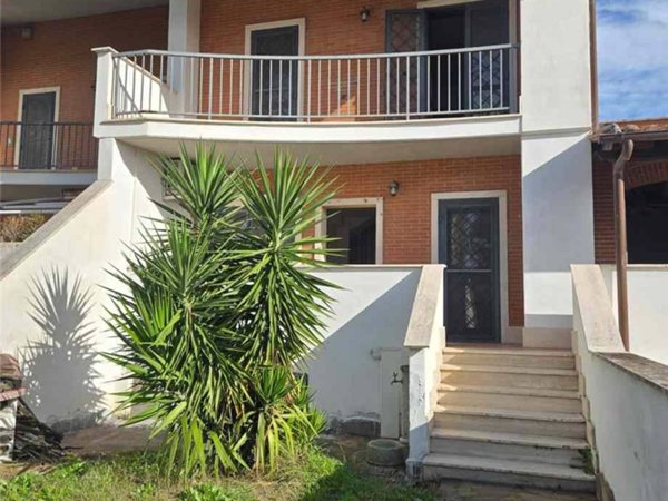 casa indipendente in vendita a Roma in zona Infernetto