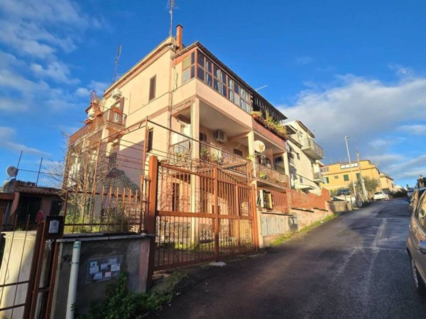 appartamento in vendita a Roma in zona Labaro