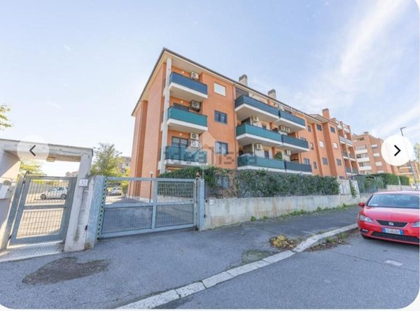 appartamento in vendita a Roma in zona Castelverde