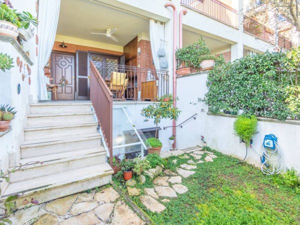 casa indipendente in vendita a Roma in zona Romanina
