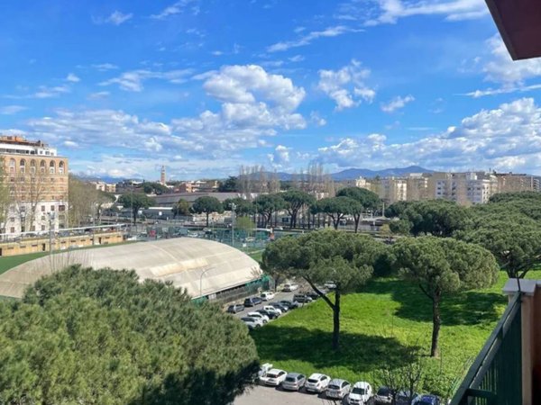 appartamento in vendita a Roma in zona Ostiense