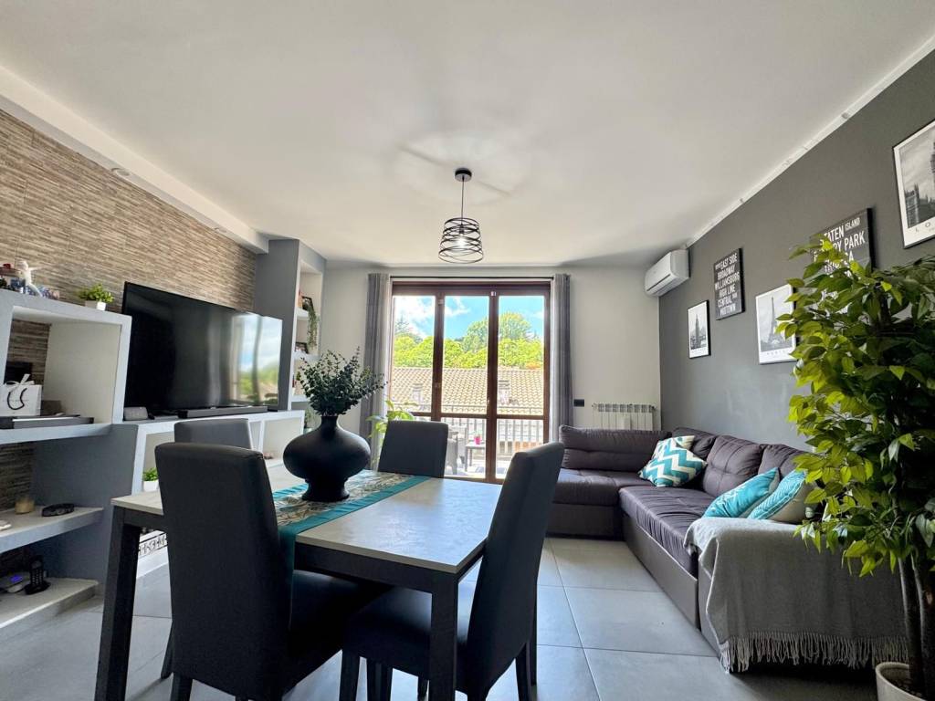appartamento in vendita a Roma in zona Castelverde