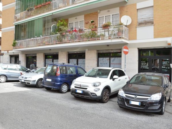 negozio in vendita a Roma in zona Gianicolense