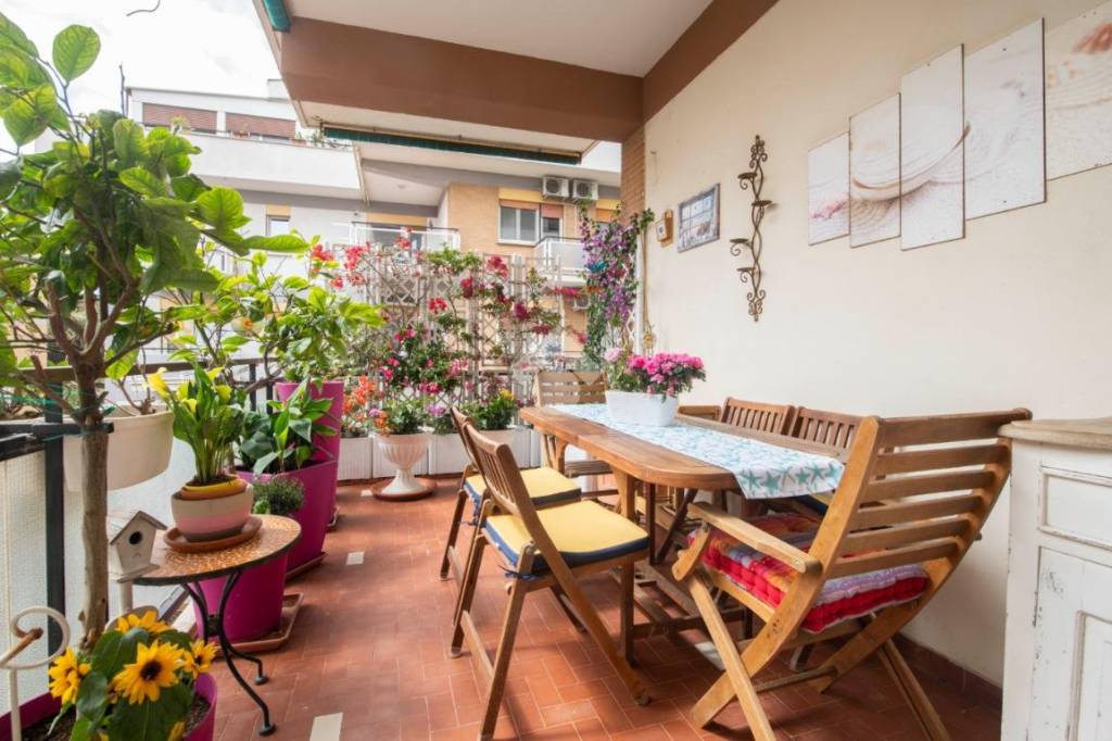appartamento in vendita a Roma in zona Ostia