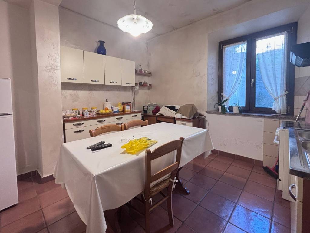 appartamento in vendita a Roma in zona Valle Muricana