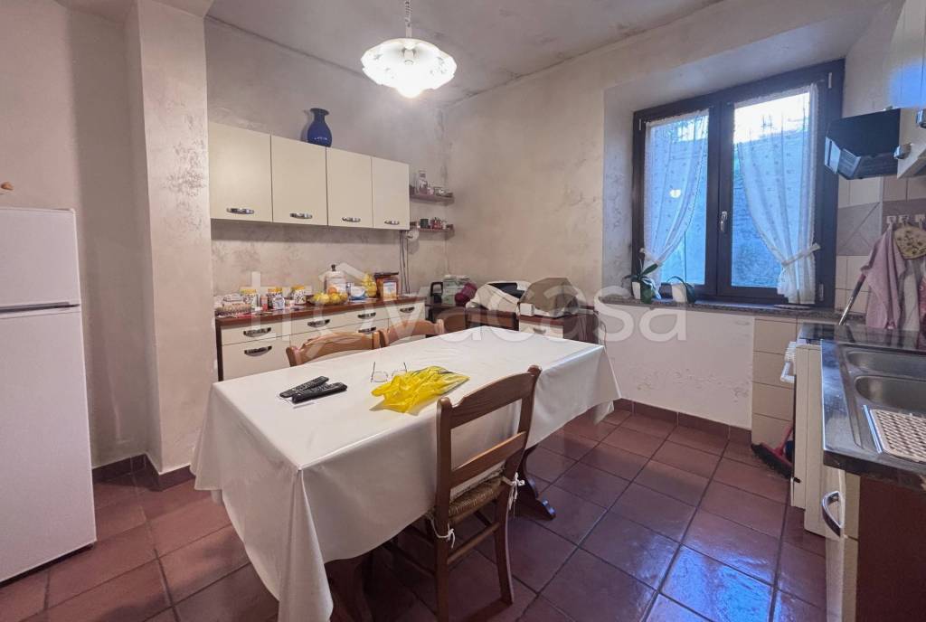 appartamento in vendita a Roma in zona Valle Muricana