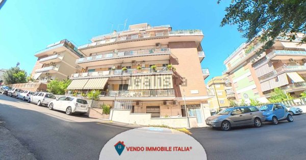 appartamento in vendita a Roma in zona Ostiense
