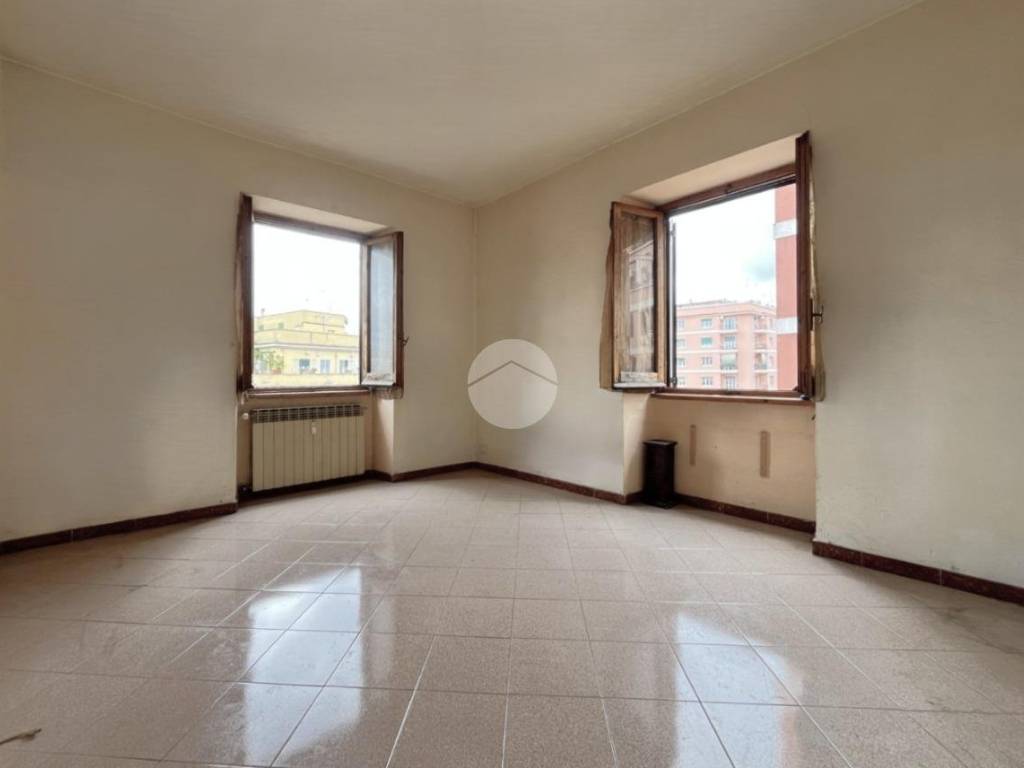 appartamento in vendita a Roma in zona Tuscolano
