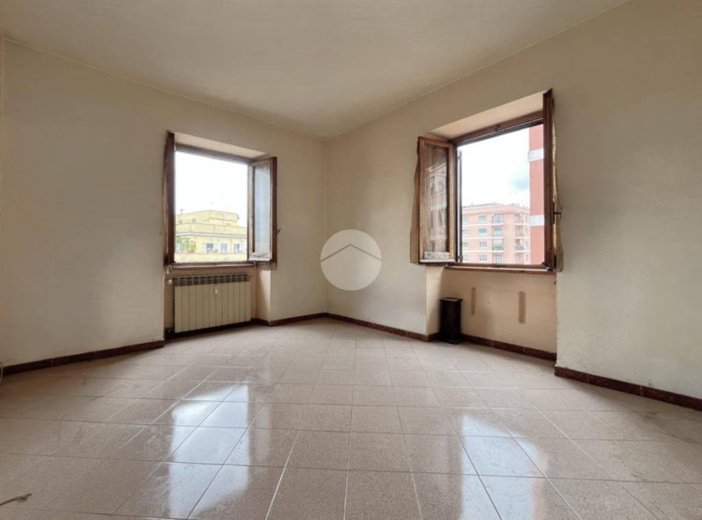 appartamento in vendita a Roma in zona Tuscolano
