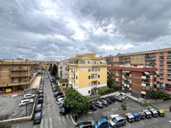 appartamento in vendita a Roma in zona Tuscolano