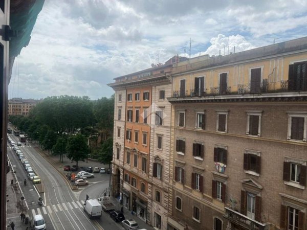 appartamento in vendita a Roma in zona Esquilino