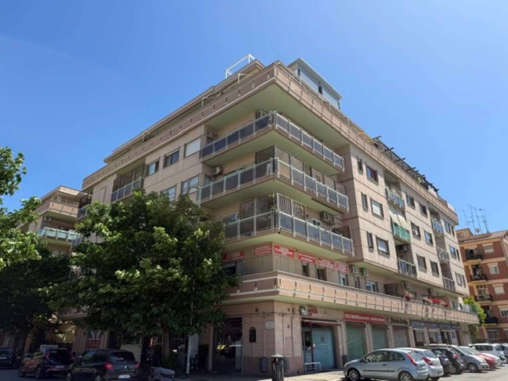 appartamento in vendita a Roma in zona Ostia