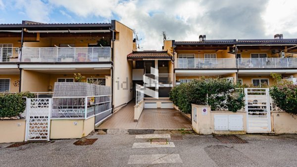 casa indipendente in vendita a Roma in zona Infernetto