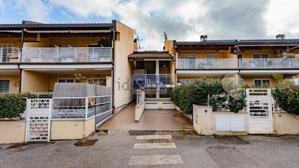 casa indipendente in vendita a Roma in zona Infernetto
