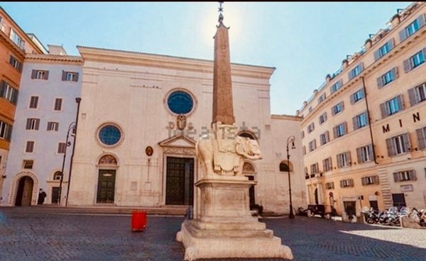 appartamento in vendita a Roma in zona Parione/Sant'Eustachio