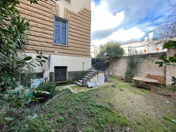 appartamento in vendita a Roma in zona Esquilino