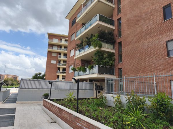 appartamento in vendita a Roma in zona Case Rosse