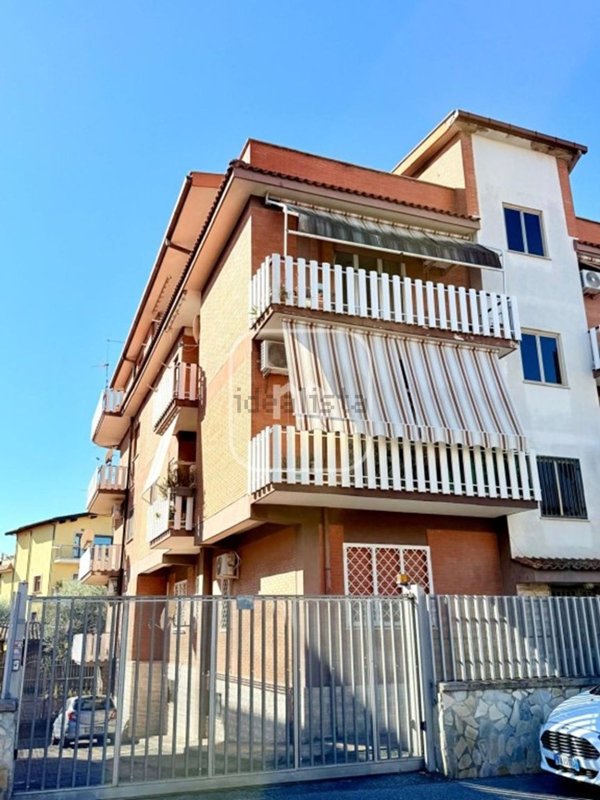 appartamento in vendita a Roma in zona Finocchio