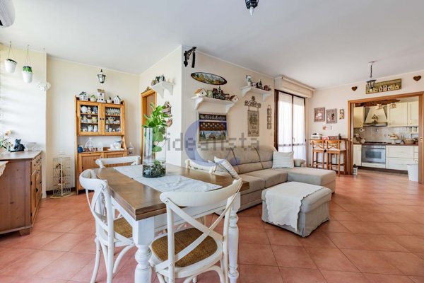 appartamento in vendita a Roma in zona Ostia Antica