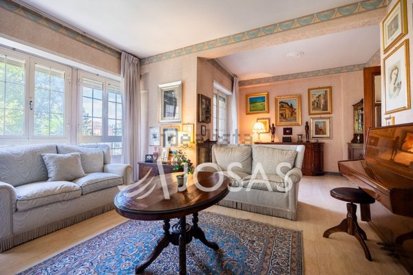 appartamento in vendita a Roma in zona EUR