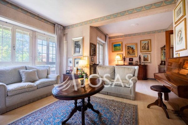 appartamento in vendita a Roma in zona EUR