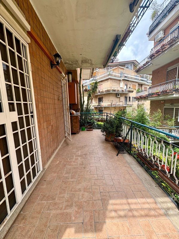 appartamento in vendita a Roma in zona Ostiense