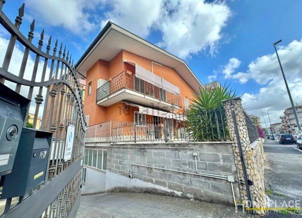 casa indipendente in vendita a Roma in zona Torre Maura