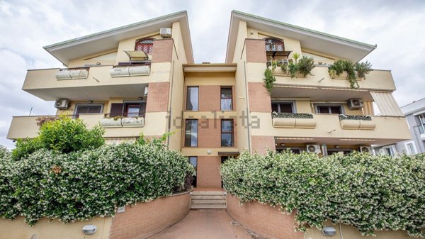 appartamento in vendita a Roma in zona Lunghezza