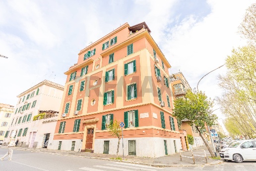 appartamento in vendita a Roma in zona Appio Latino
