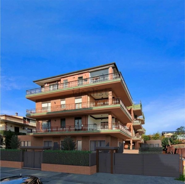appartamento in vendita a Roma in zona Corviale
