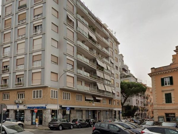 appartamento in vendita a Roma in zona Appio Latino