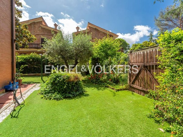 appartamento in vendita a Roma in zona EUR