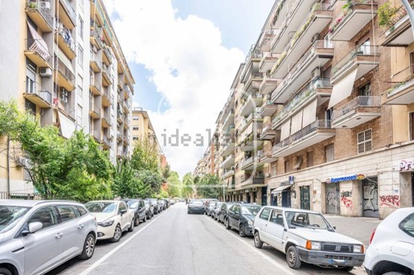 appartamento in vendita a Roma in zona Don Bosco