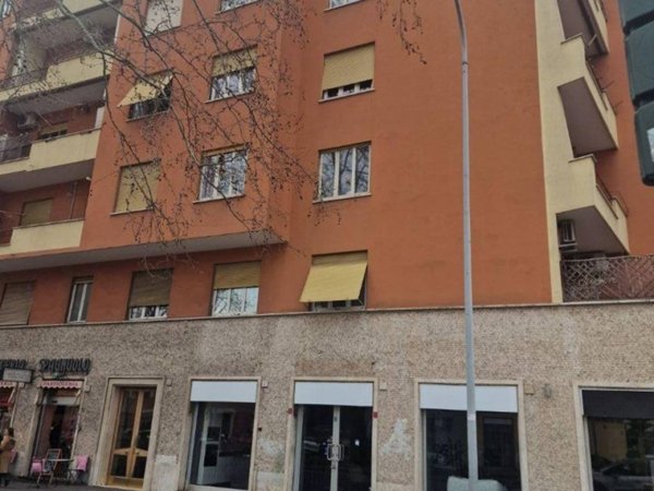 appartamento in vendita a Roma in zona Tuscolano
