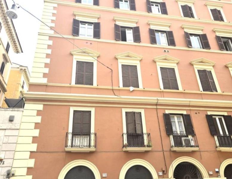 locale commerciale in vendita a Roma in zona Ludovisi/Sallustiano