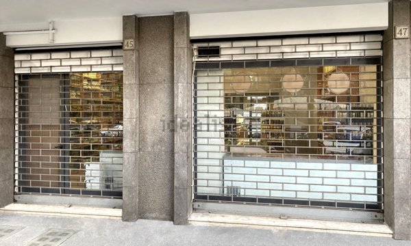 locale commerciale in vendita a Roma in zona Portuense