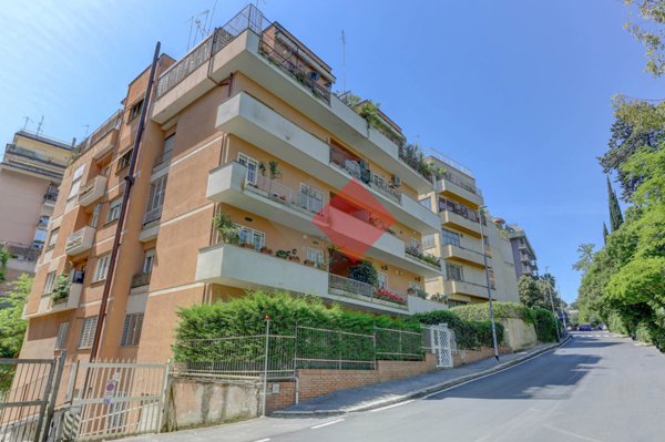 appartamento in vendita a Roma in zona Tor di Quinto