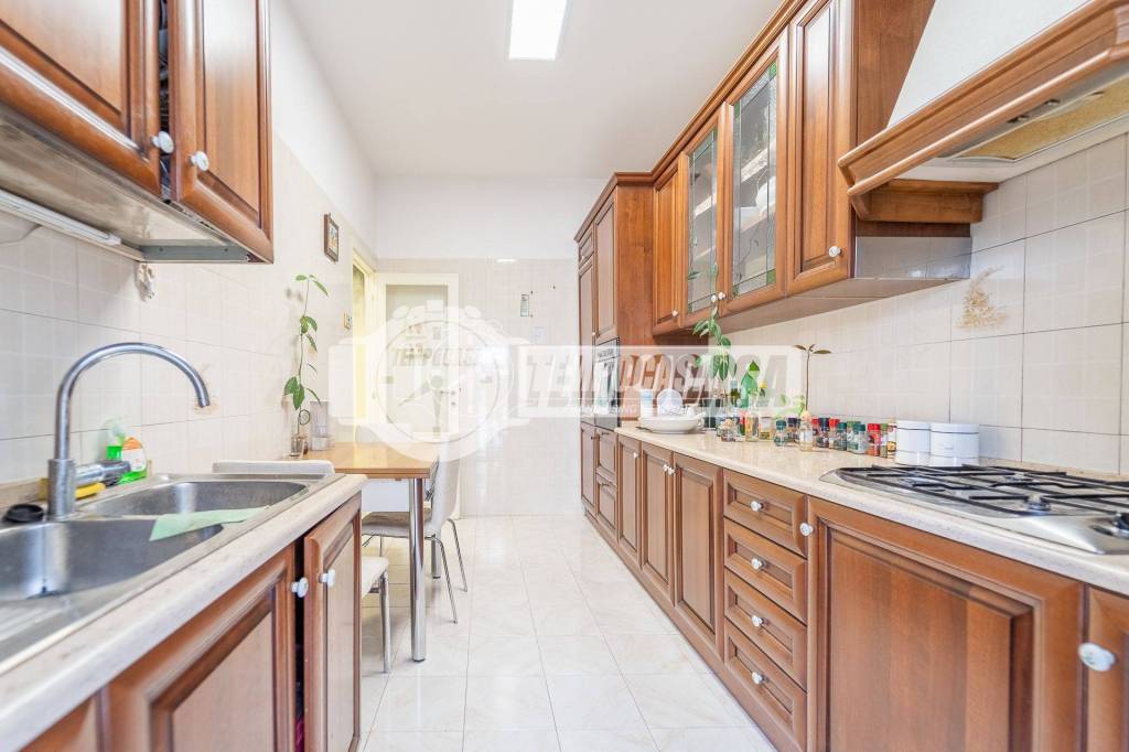 appartamento in vendita a Roma in zona Prenestino-Labicano