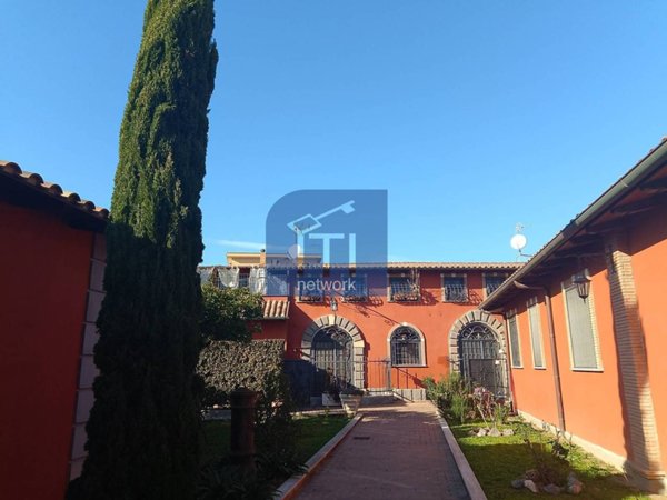 appartamento in vendita a Roma in zona Dragona/Bagnoletto