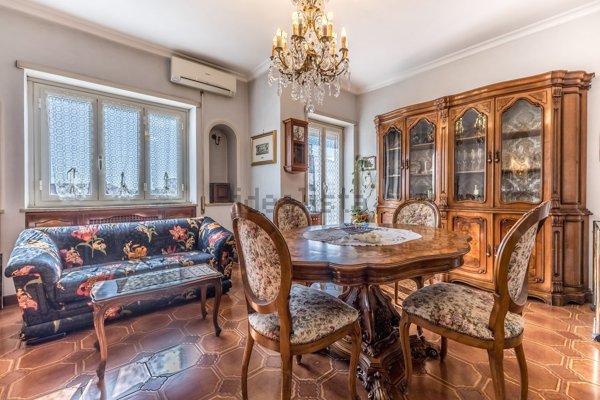 appartamento in vendita a Roma in zona Torre Spaccata