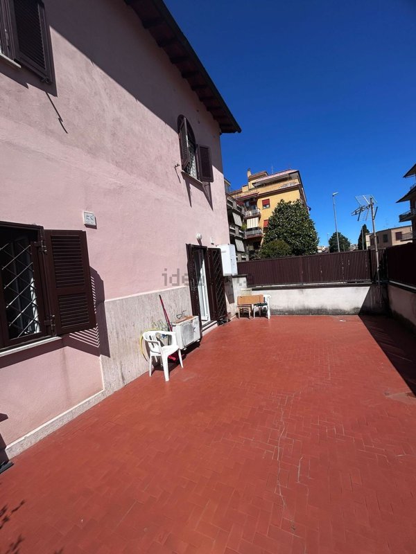 appartamento in vendita a Roma in zona Torre Maura