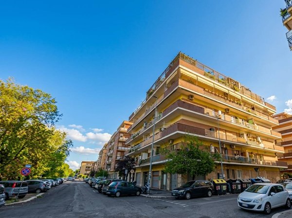 appartamento in vendita a Roma in zona Ostia