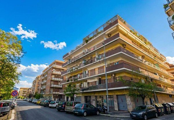 appartamento in vendita a Roma in zona Ostia