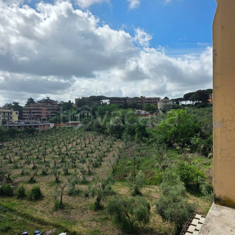 appartamento in vendita a Roma in zona Corviale